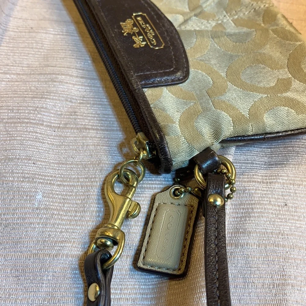 Coach preloved great